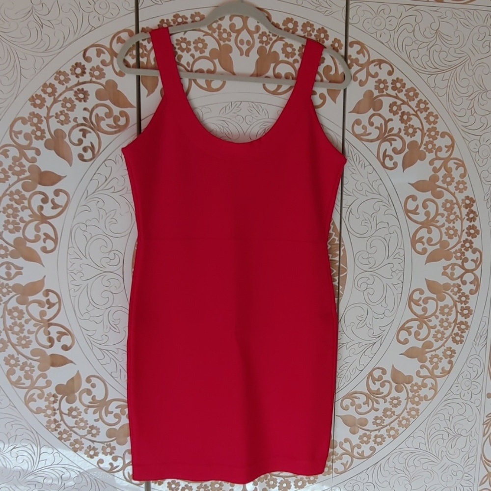 BCBGMAXARIA BODYCONE DRESS